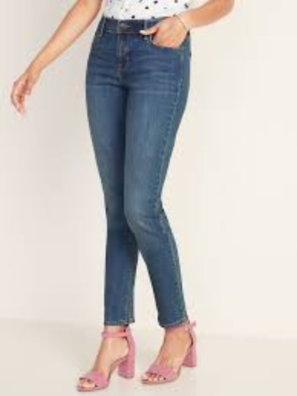 Old Navy Mid-Rise Curvy Straight Jeans for Women